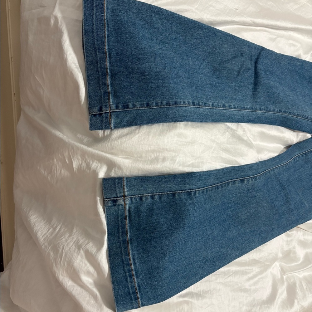 Veronica Beard Slightly Flared Jeans. NWOT. Never worn - Picture 7 of 10